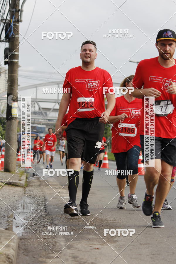 Buy your photos of the eventSantander Track & Field Run Series - Shopping Tambor on Fotop