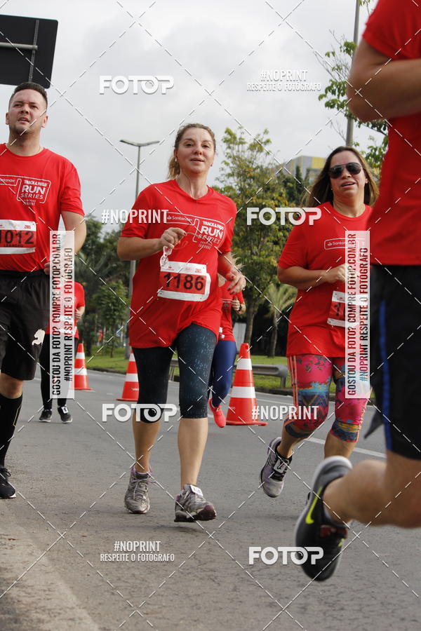Buy your photos of the eventSantander Track & Field Run Series - Shopping Tambor on Fotop