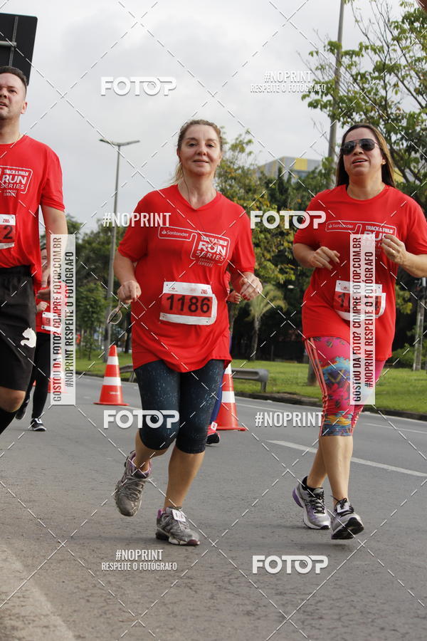Buy your photos of the eventSantander Track & Field Run Series - Shopping Tambor on Fotop
