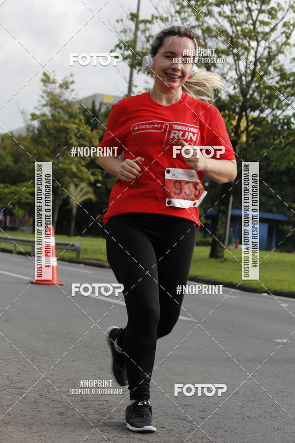 Buy your photos of the eventSantander Track & Field Run Series - Shopping Tambor on Fotop