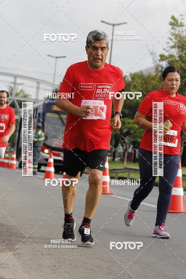 Buy your photos of the eventSantander Track & Field Run Series - Shopping Tambor on Fotop