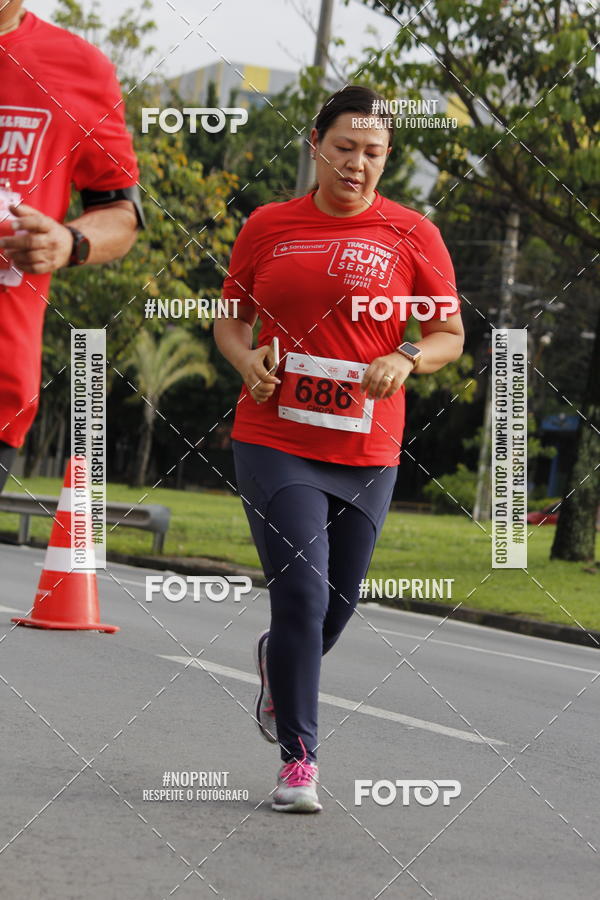 Buy your photos of the eventSantander Track & Field Run Series - Shopping Tambor on Fotop