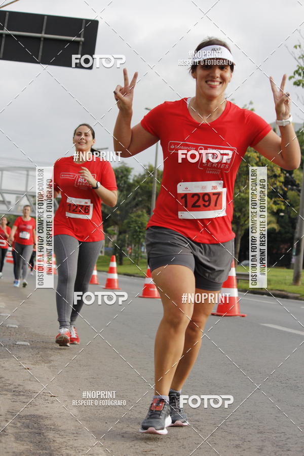 Buy your photos of the eventSantander Track & Field Run Series - Shopping Tambor on Fotop