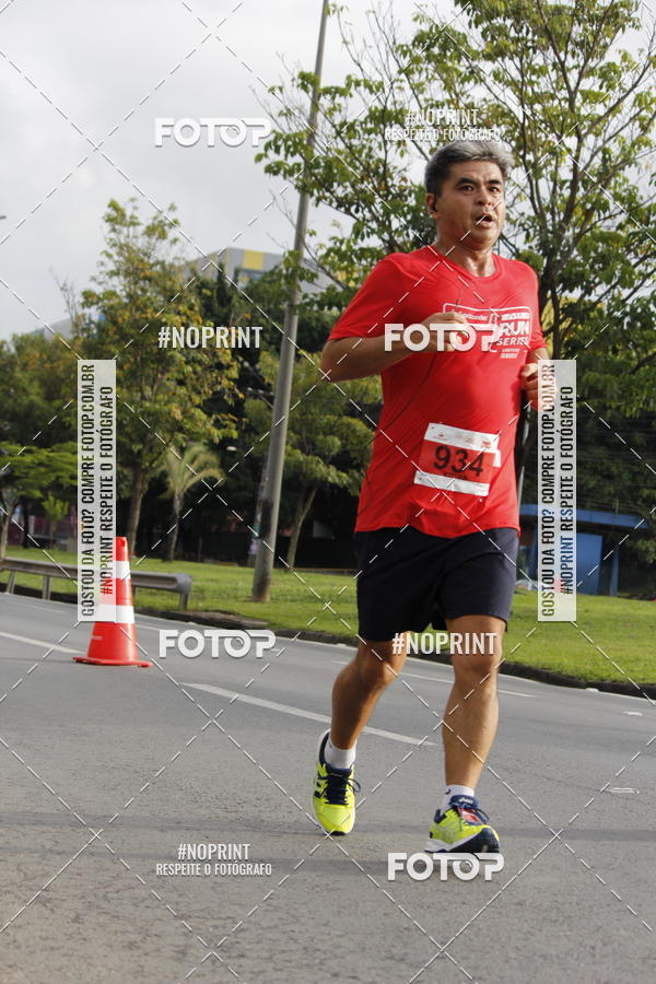 Buy your photos of the eventSantander Track & Field Run Series - Shopping Tambor on Fotop
