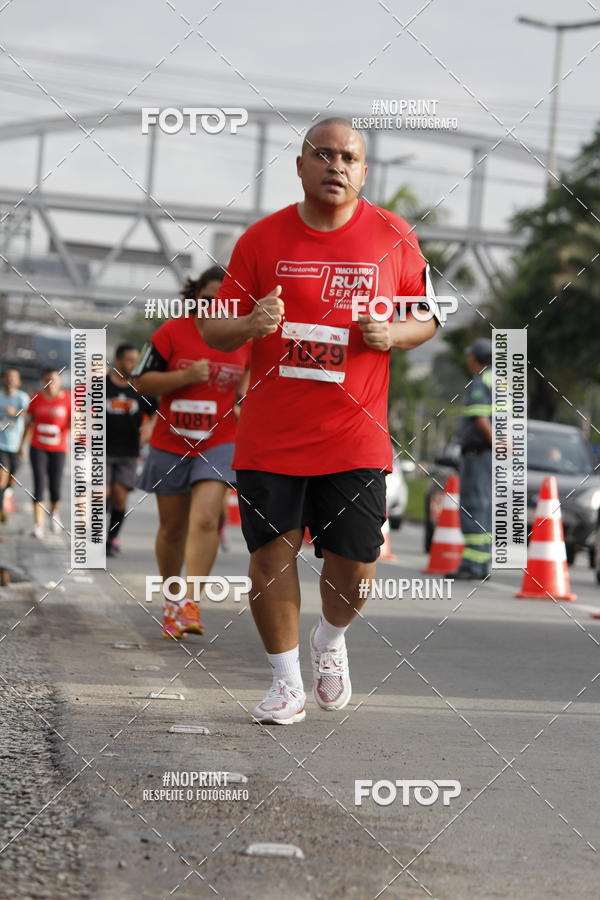 Buy your photos of the eventSantander Track & Field Run Series - Shopping Tambor on Fotop