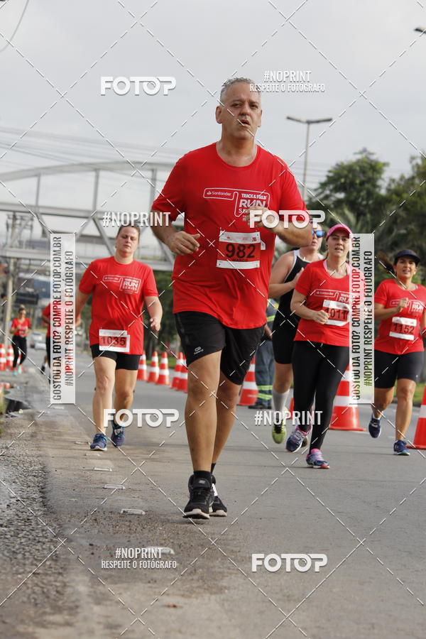 Buy your photos of the eventSantander Track & Field Run Series - Shopping Tambor on Fotop