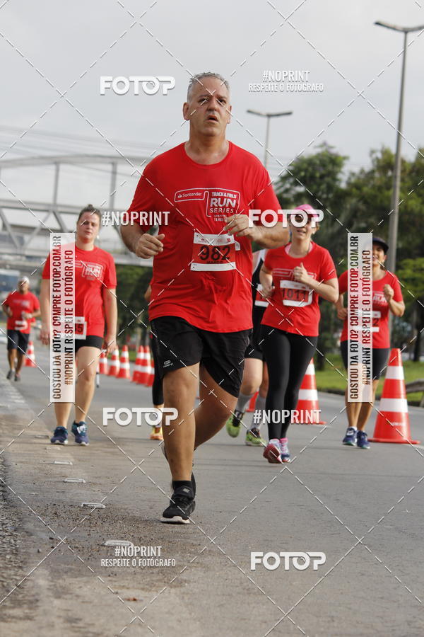 Buy your photos of the eventSantander Track & Field Run Series - Shopping Tambor on Fotop