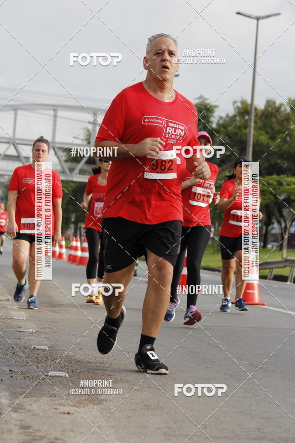 Buy your photos of the eventSantander Track & Field Run Series - Shopping Tambor on Fotop