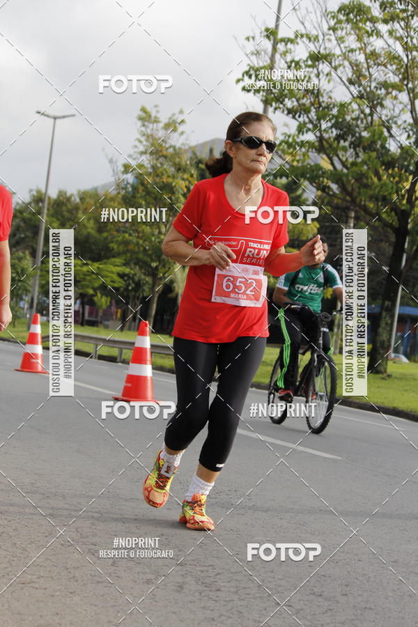 Buy your photos of the eventSantander Track & Field Run Series - Shopping Tambor on Fotop