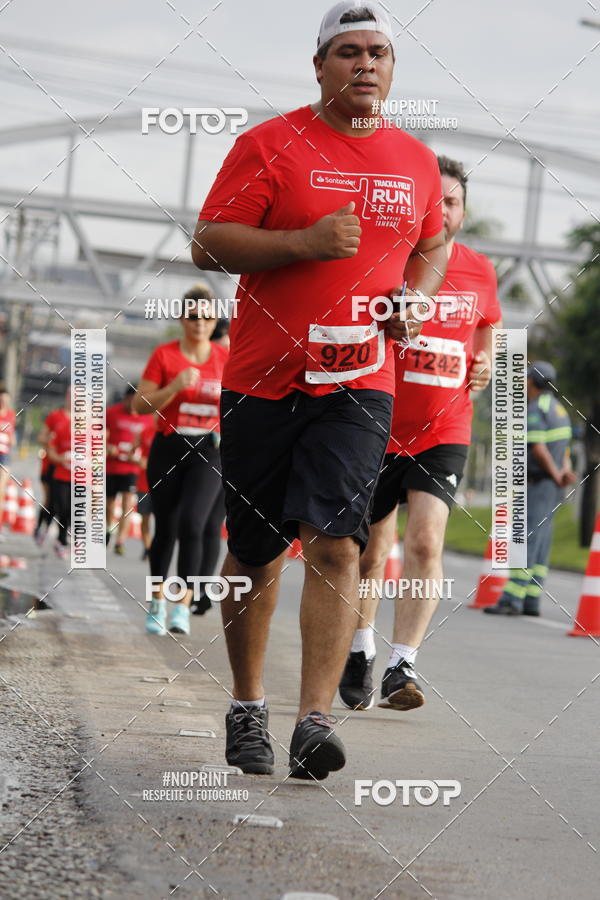 Buy your photos of the eventSantander Track & Field Run Series - Shopping Tambor on Fotop