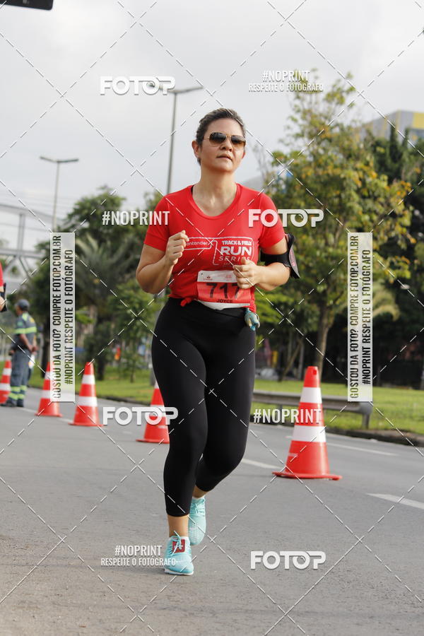 Buy your photos of the eventSantander Track & Field Run Series - Shopping Tambor on Fotop