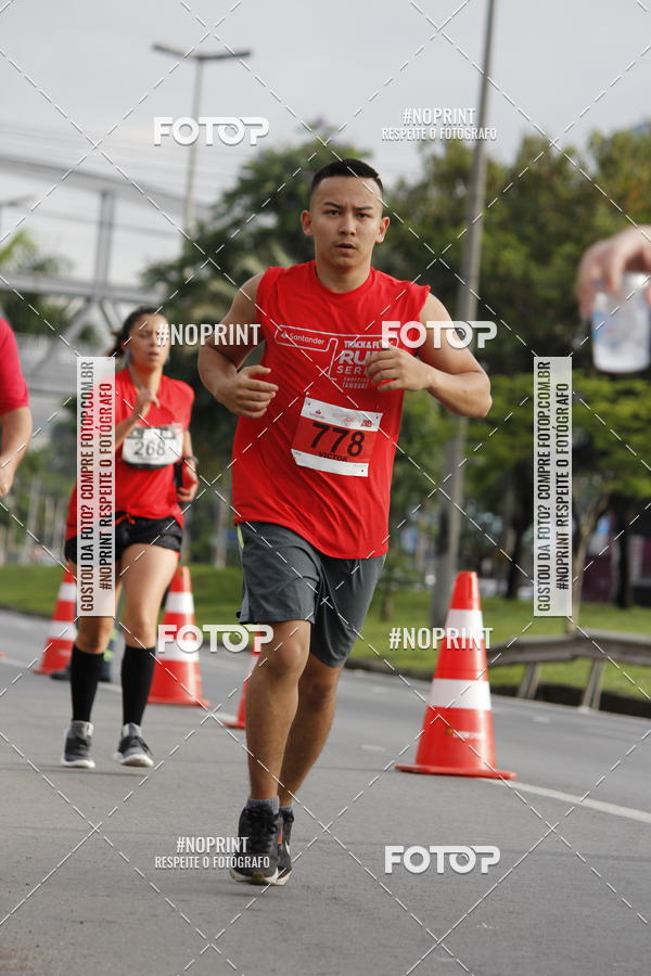 Buy your photos of the eventSantander Track & Field Run Series - Shopping Tambor on Fotop