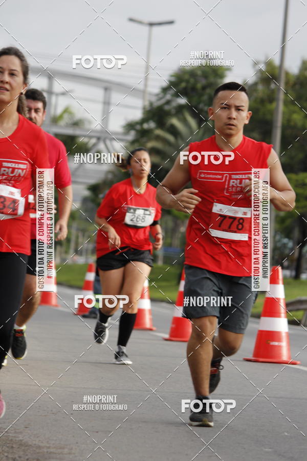Buy your photos of the eventSantander Track & Field Run Series - Shopping Tambor on Fotop