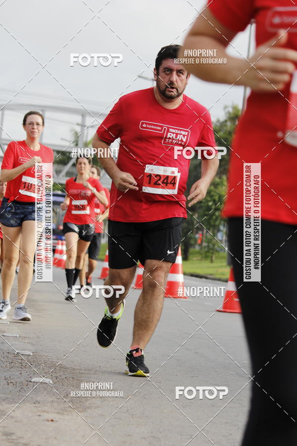 Buy your photos of the eventSantander Track & Field Run Series - Shopping Tambor on Fotop