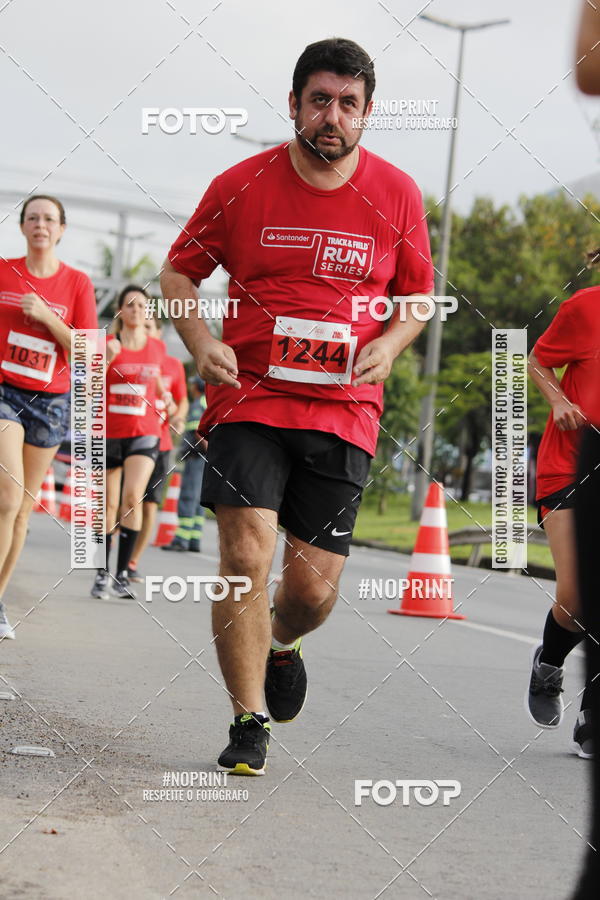 Buy your photos of the eventSantander Track & Field Run Series - Shopping Tambor on Fotop