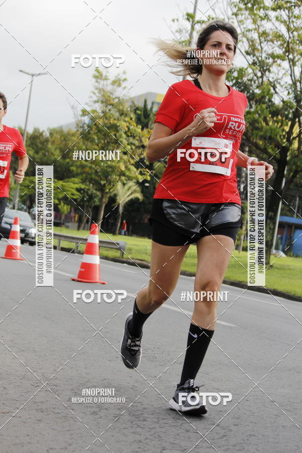 Buy your photos of the eventSantander Track & Field Run Series - Shopping Tambor on Fotop