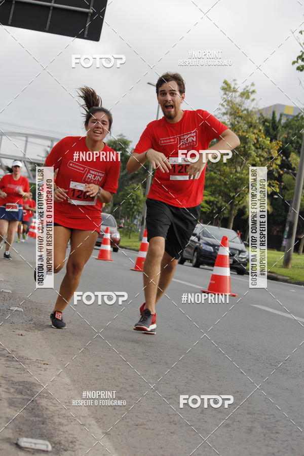 Buy your photos of the eventSantander Track & Field Run Series - Shopping Tambor on Fotop