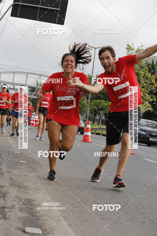 Buy your photos of the eventSantander Track & Field Run Series - Shopping Tambor on Fotop