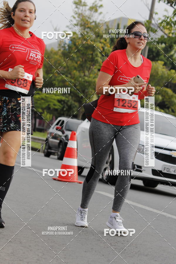 Buy your photos of the eventSantander Track & Field Run Series - Shopping Tambor on Fotop