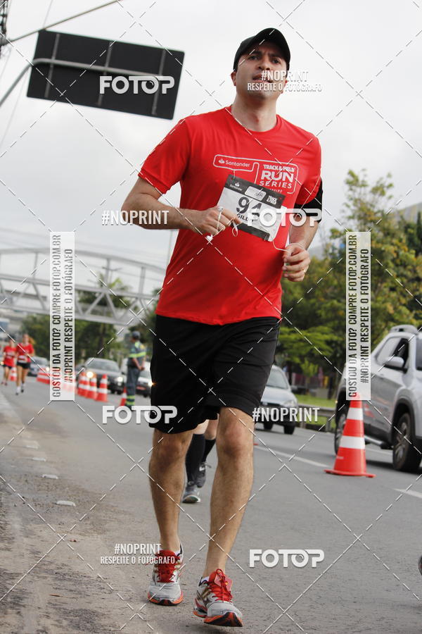 Buy your photos of the eventSantander Track & Field Run Series - Shopping Tambor on Fotop