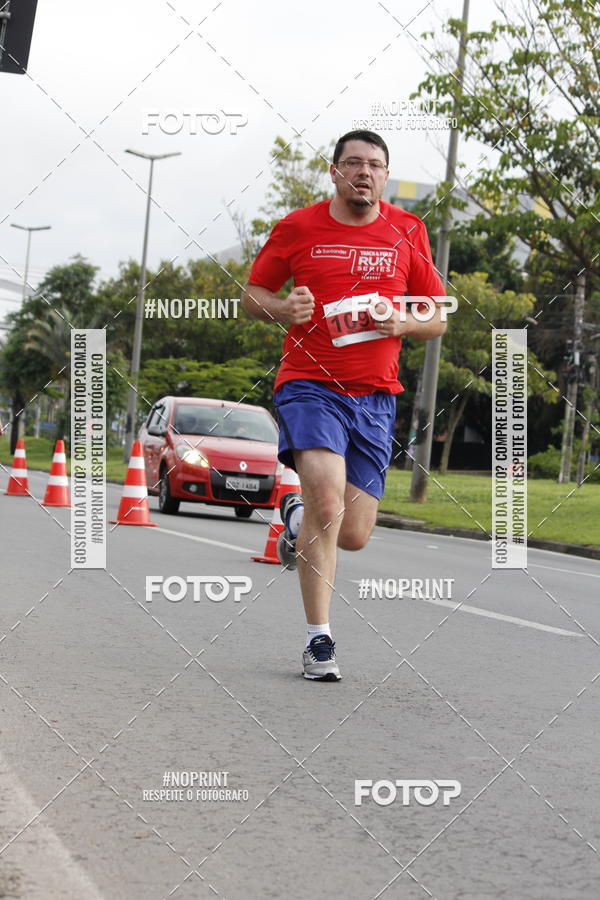 Buy your photos of the eventSantander Track & Field Run Series - Shopping Tambor on Fotop