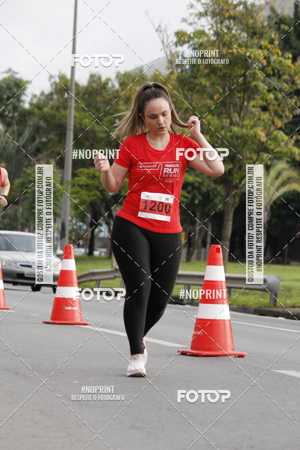 Buy your photos of the eventSantander Track & Field Run Series - Shopping Tambor on Fotop