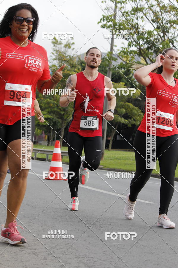 Buy your photos of the eventSantander Track & Field Run Series - Shopping Tambor on Fotop