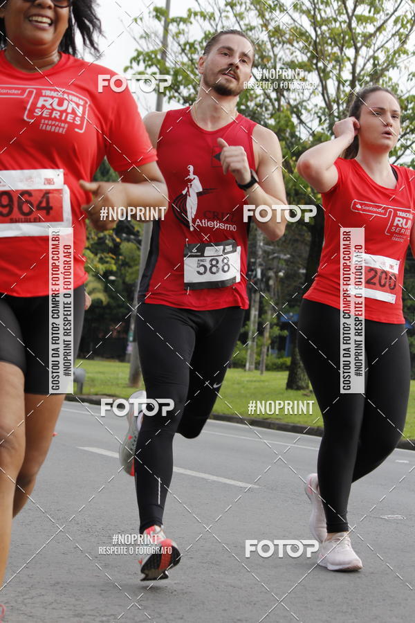 Buy your photos of the eventSantander Track & Field Run Series - Shopping Tambor on Fotop