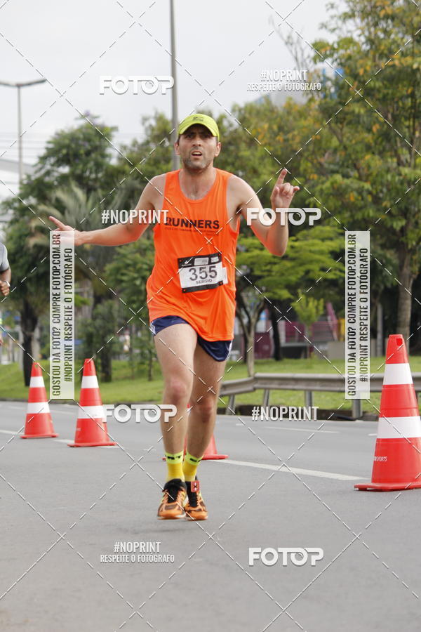 Buy your photos of the eventSantander Track & Field Run Series - Shopping Tambor on Fotop
