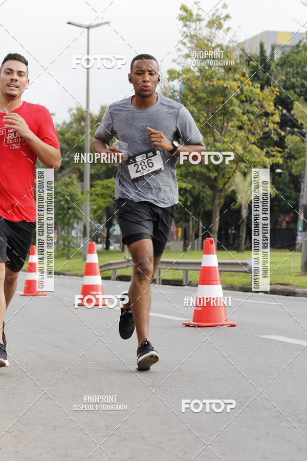 Buy your photos of the eventSantander Track & Field Run Series - Shopping Tambor on Fotop