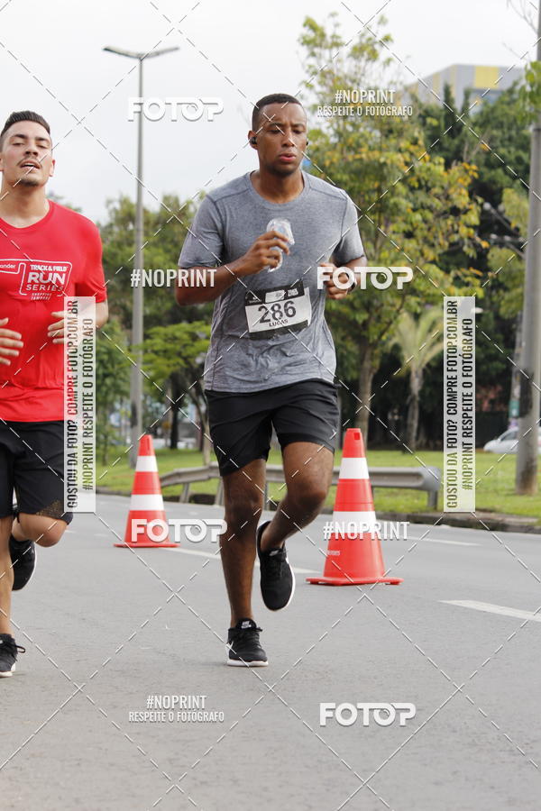 Buy your photos of the eventSantander Track & Field Run Series - Shopping Tambor on Fotop