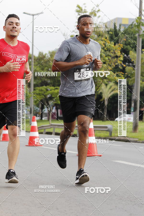 Buy your photos of the eventSantander Track & Field Run Series - Shopping Tambor on Fotop