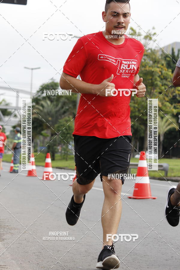 Buy your photos of the eventSantander Track & Field Run Series - Shopping Tambor on Fotop