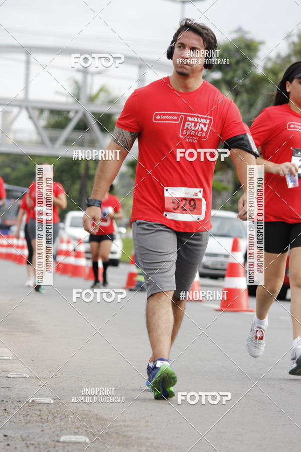 Buy your photos of the eventSantander Track & Field Run Series - Shopping Tambor on Fotop