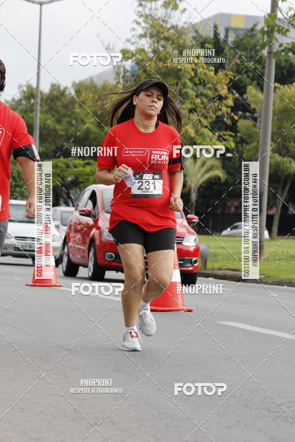 Buy your photos of the eventSantander Track & Field Run Series - Shopping Tambor on Fotop
