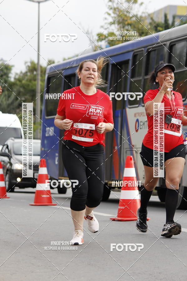Buy your photos of the eventSantander Track & Field Run Series - Shopping Tambor on Fotop