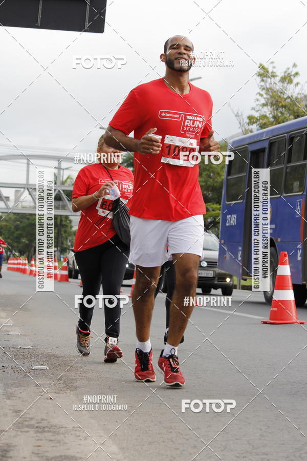 Buy your photos of the eventSantander Track & Field Run Series - Shopping Tambor on Fotop