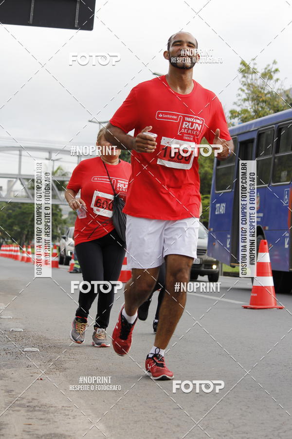 Buy your photos of the eventSantander Track & Field Run Series - Shopping Tambor on Fotop