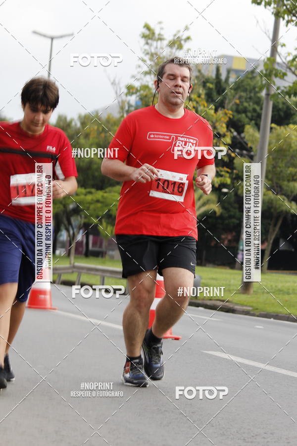 Buy your photos of the eventSantander Track & Field Run Series - Shopping Tambor on Fotop