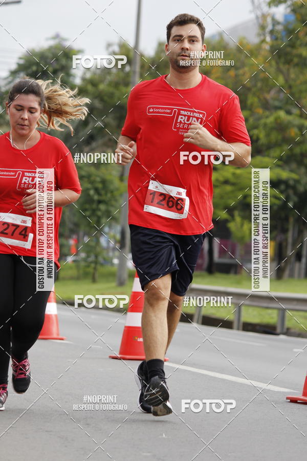 Buy your photos of the eventSantander Track & Field Run Series - Shopping Tambor on Fotop