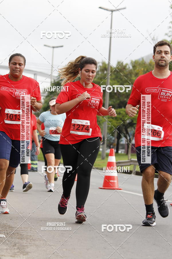 Buy your photos of the eventSantander Track & Field Run Series - Shopping Tambor on Fotop
