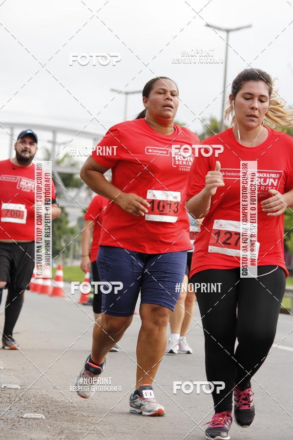 Buy your photos of the eventSantander Track & Field Run Series - Shopping Tambor on Fotop