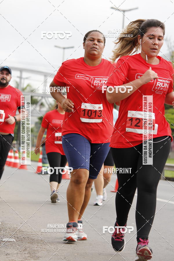 Buy your photos of the eventSantander Track & Field Run Series - Shopping Tambor on Fotop