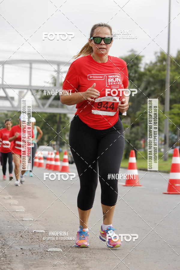 Buy your photos of the eventSantander Track & Field Run Series - Shopping Tambor on Fotop