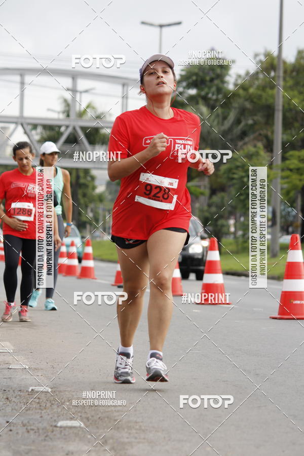 Buy your photos of the eventSantander Track & Field Run Series - Shopping Tambor on Fotop