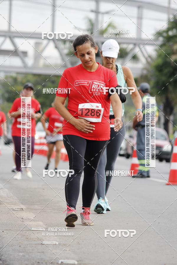 Buy your photos of the eventSantander Track & Field Run Series - Shopping Tambor on Fotop