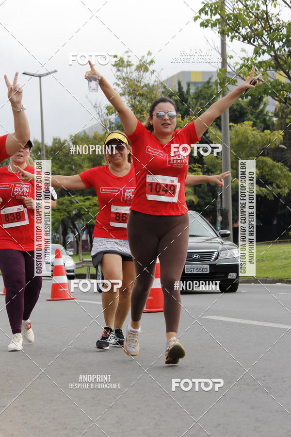 Buy your photos of the eventSantander Track & Field Run Series - Shopping Tambor on Fotop