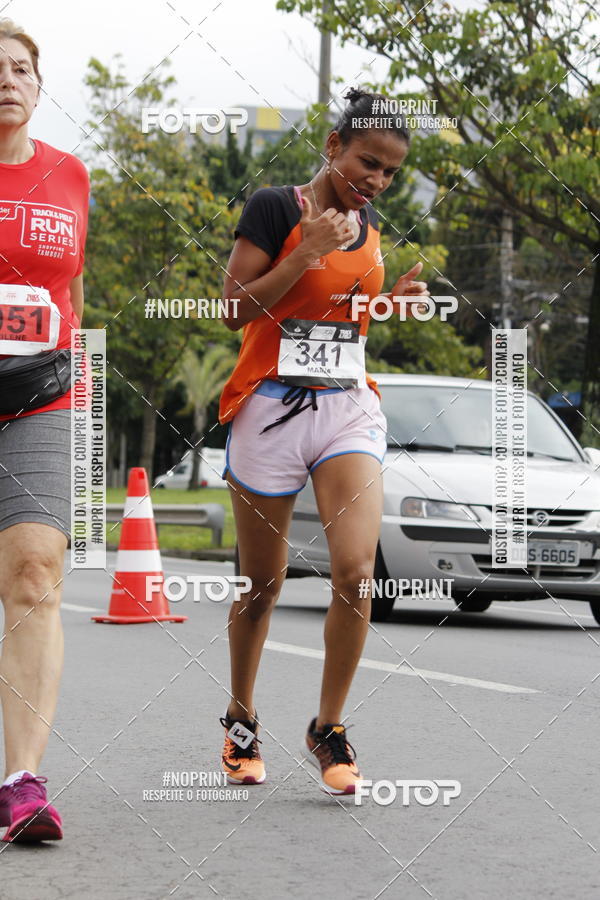Buy your photos of the eventSantander Track & Field Run Series - Shopping Tambor on Fotop