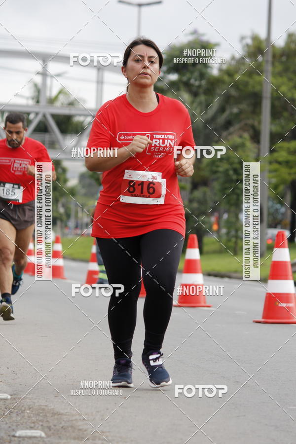 Buy your photos of the eventSantander Track & Field Run Series - Shopping Tambor on Fotop