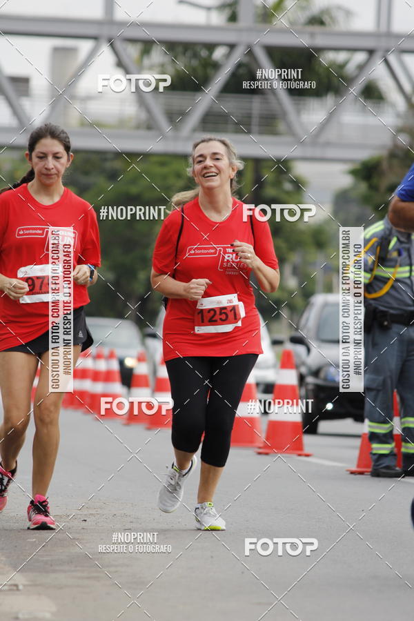 Buy your photos of the eventSantander Track & Field Run Series - Shopping Tambor on Fotop